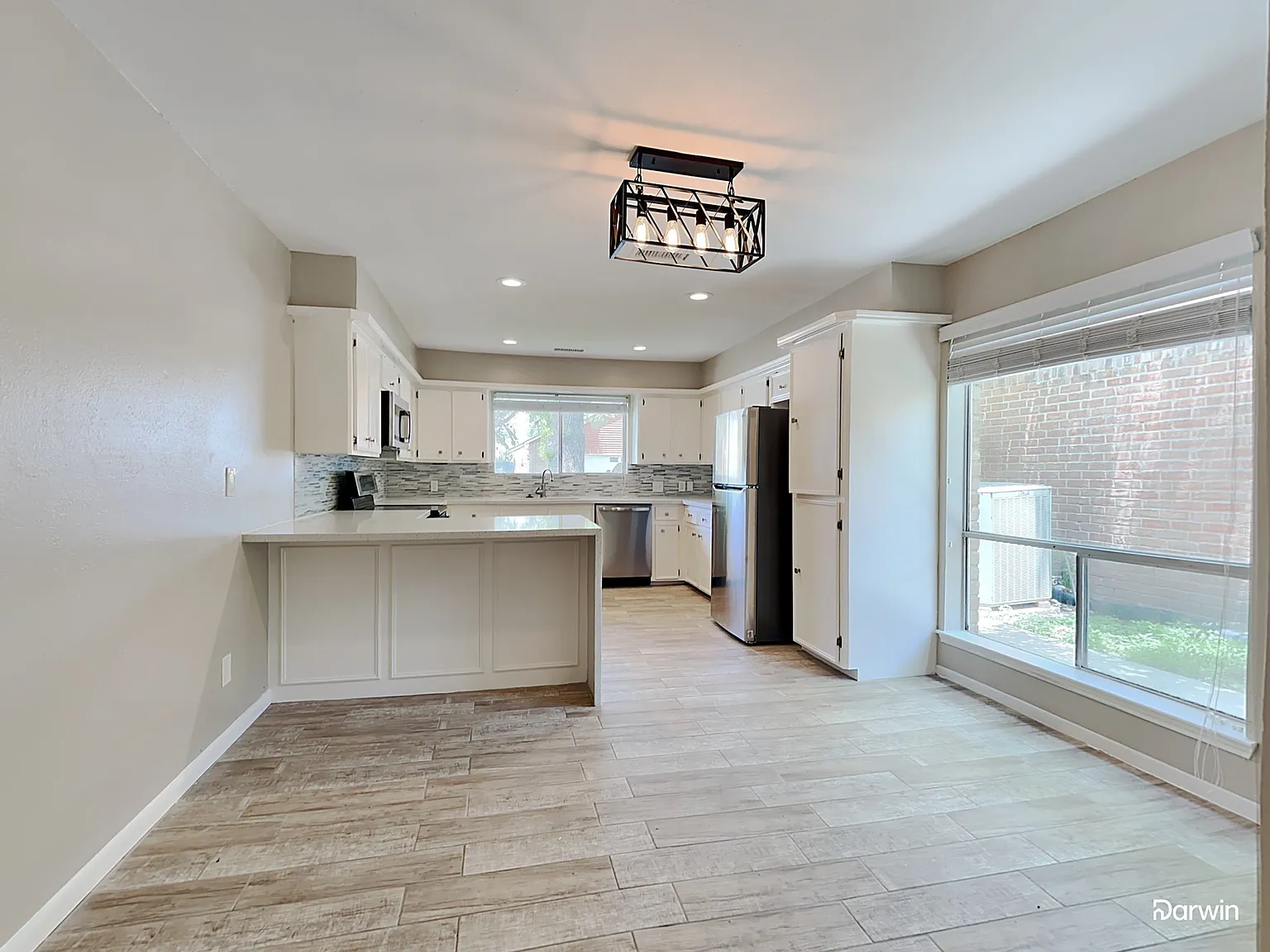 3 bed, 2.5 bath, 2182 sqft, $2,065 — Photo 3