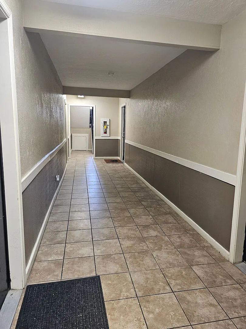 Conveniently Located Affordable Condo For Rent — Photo 2