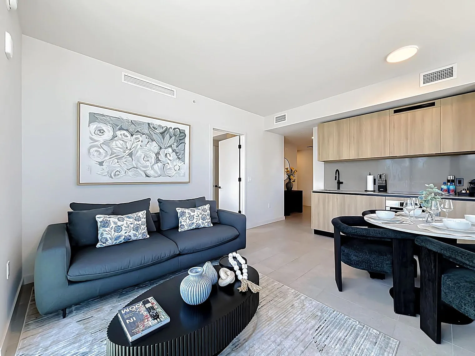 2 bed, 2.0 bath, $10,052 — Photo 4