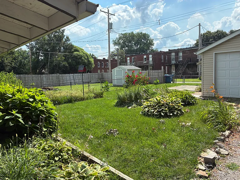 2138 Adams St — Photo 3