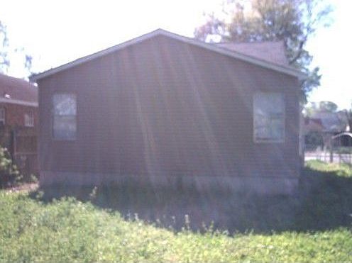 4th image of 890 N Bingham St