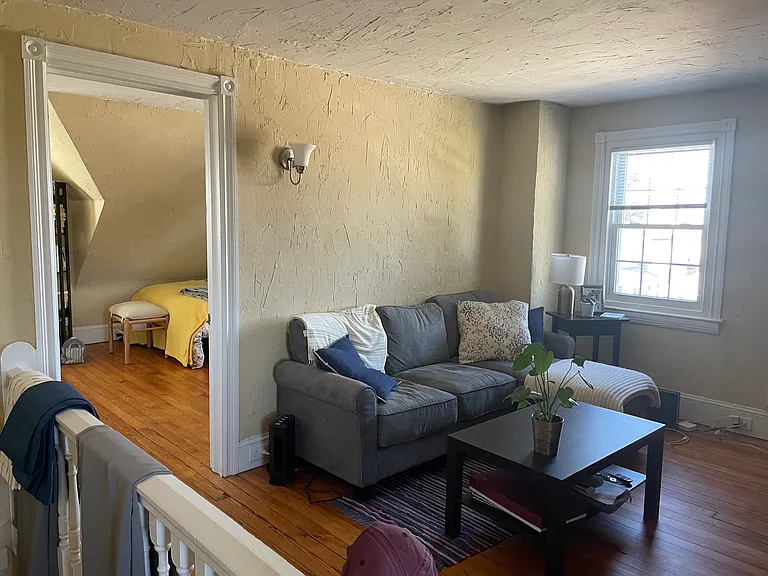 917 County Line Rd #B — Photo 5