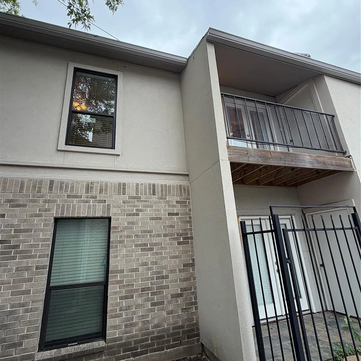 2 bed, 1.0 bath, 948 sqft, $1,350 — Photo 1