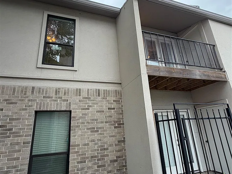 2425 Augusta Dr #36 — Photo 1