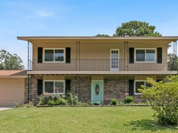 4 Pebble Beach Dr, Shalimar, FL 32579