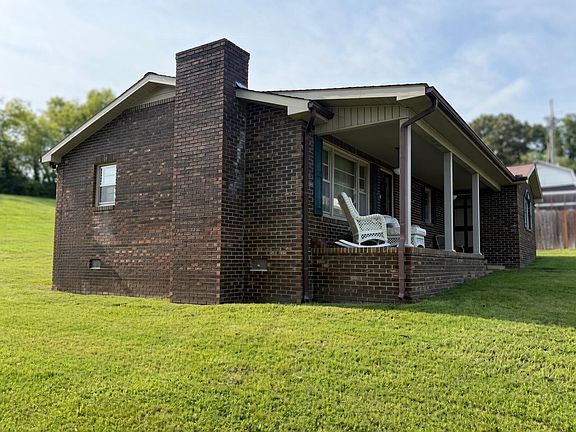 5th image of 223 Jasmine Dr
