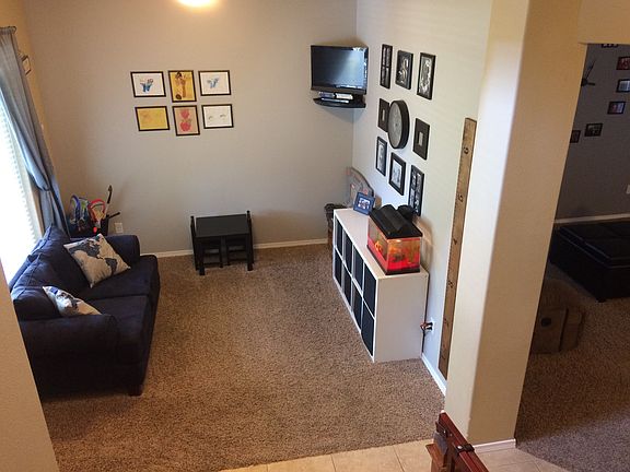 Front room/den