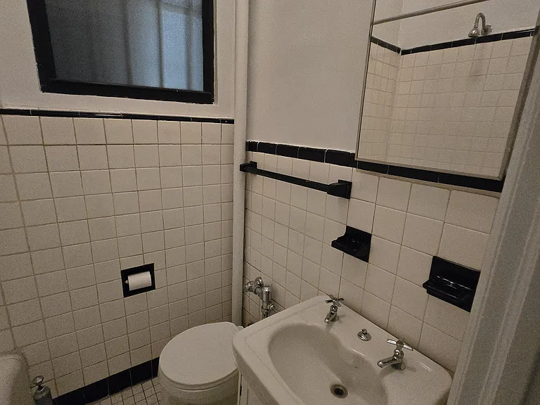 196 W 10th St #1C — Photo 5