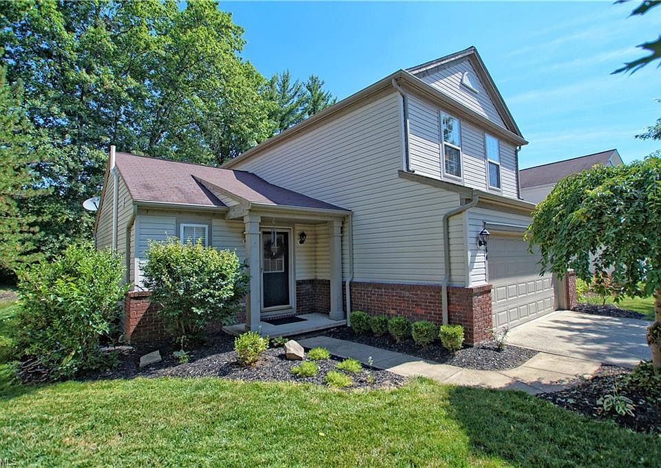 1st image of 464 Canterbury Ln