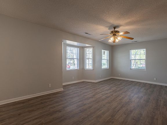 5th image of 1156 Middle Dr