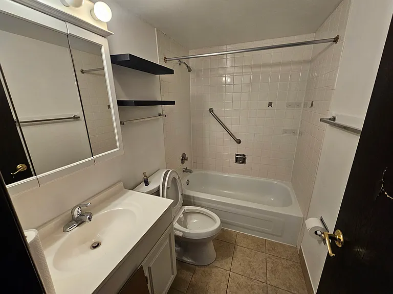 700 Perrie Dr #201 — Photo 6
