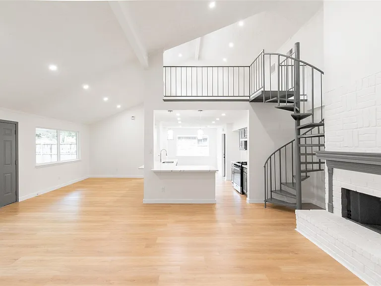 15707 Amapola Dr — Photo 10