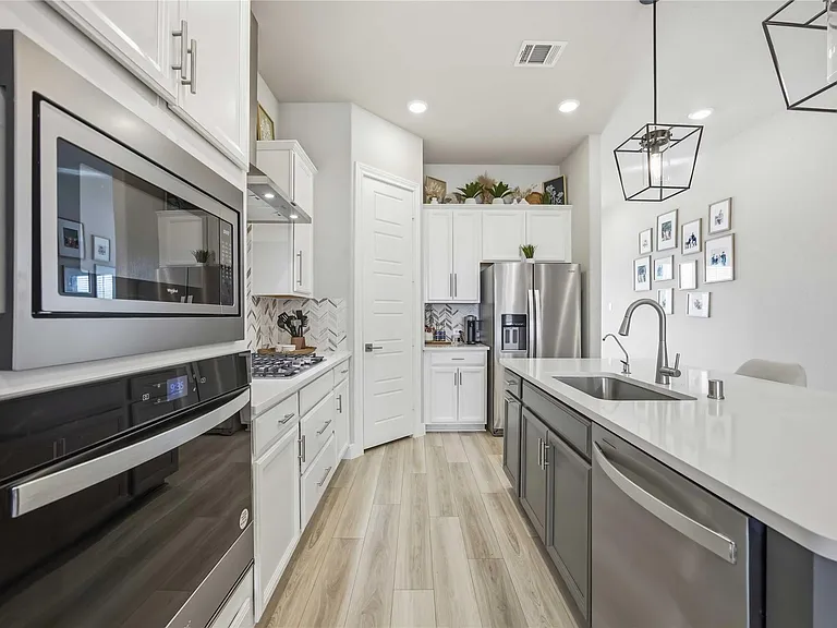 8104 Morning Melody Dr — Photo 6