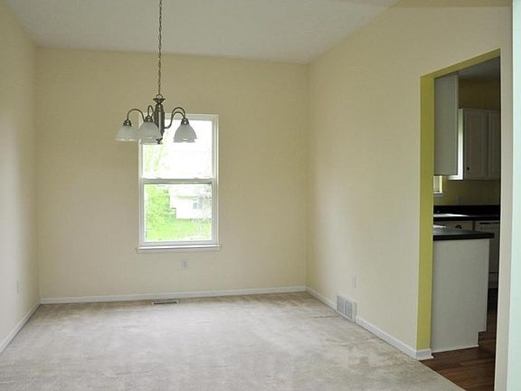 4th image of 10927 Thornberry Way
