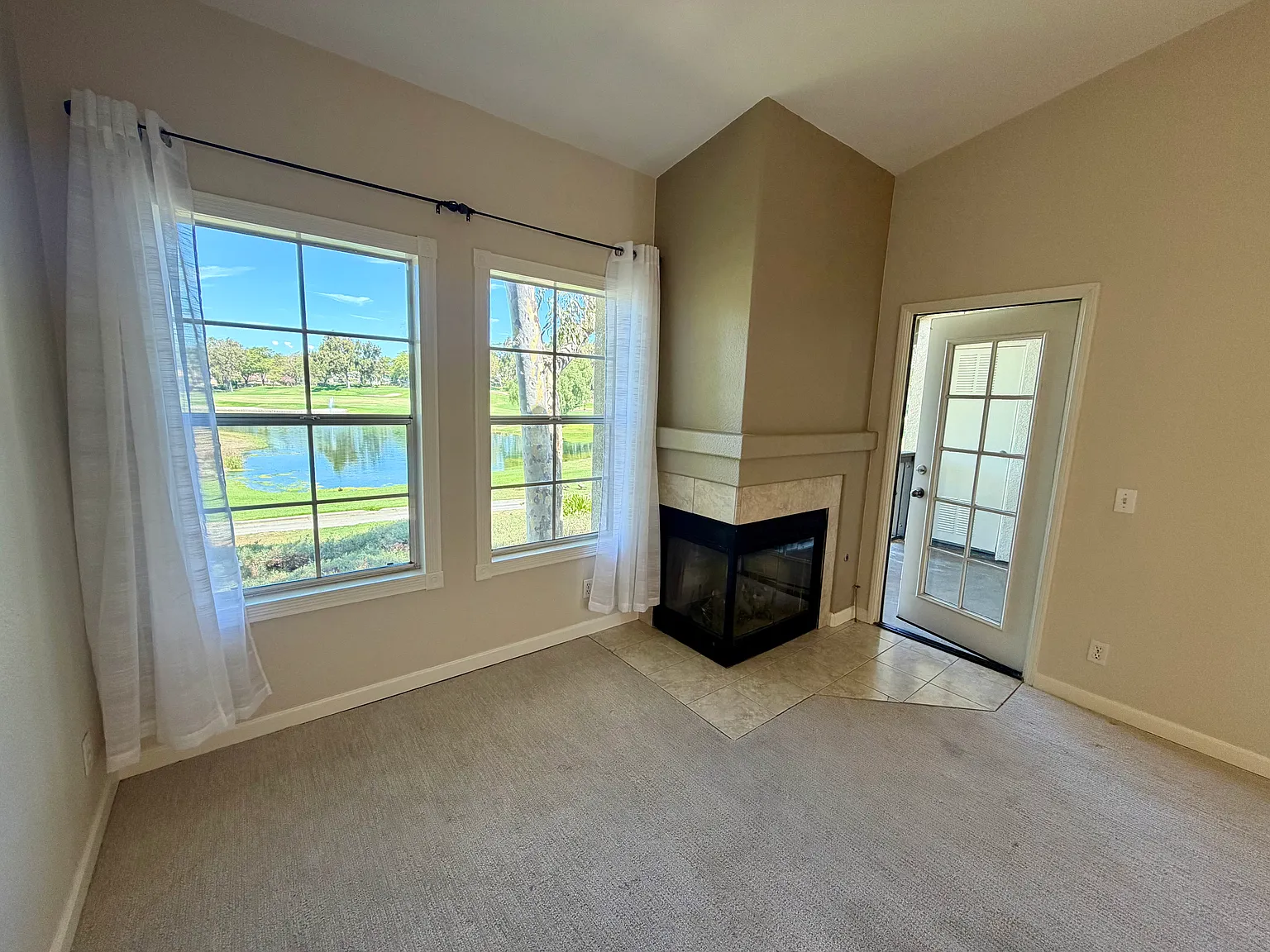 1 bed, 643 sqft, $2,800 — Photo 2