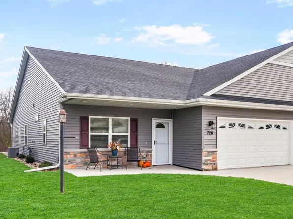 726 Prairie GARDENS #41, Kewaskum, WI 53040