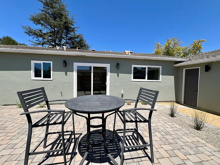 1327 Tanglewood Dr — Photo 22