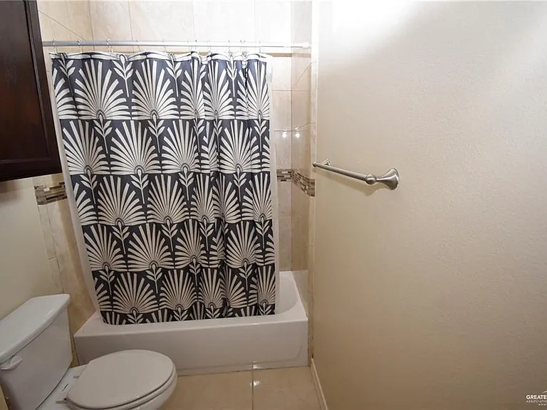1221 E Daffodil St #C — Photo 11