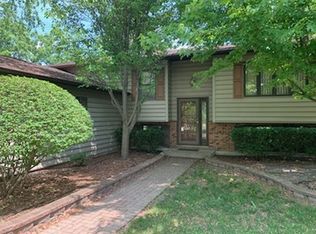 291 Ironwood Dr, Lindenhurst, IL