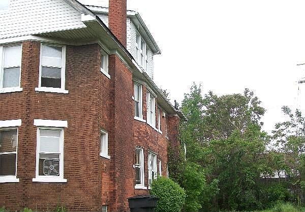 2nd image of 3738 W Euclid St