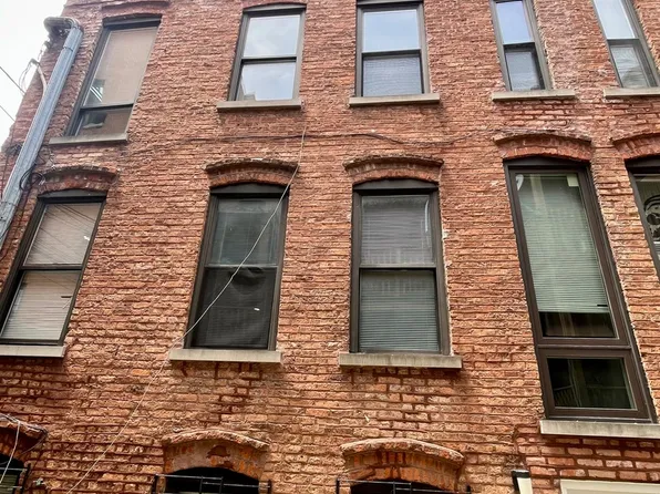 610 N May St, Chicago, IL