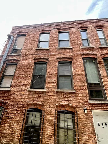 610 N May St Photo 1