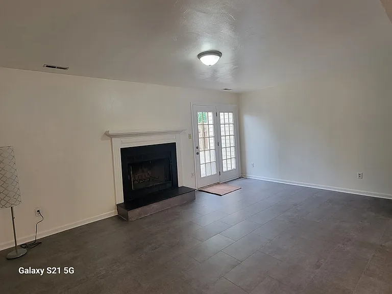 1563 Jameson Dr — Photo 9