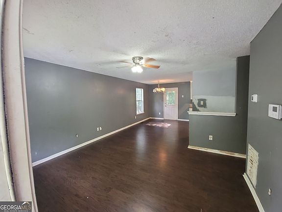 5th image of 215 Sherwood Loop