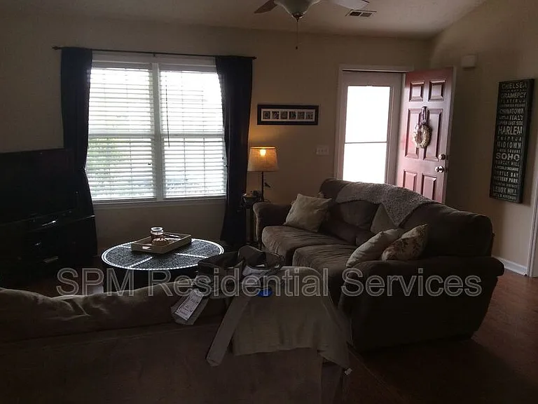 321 Rose Bud Ln — Photo 3