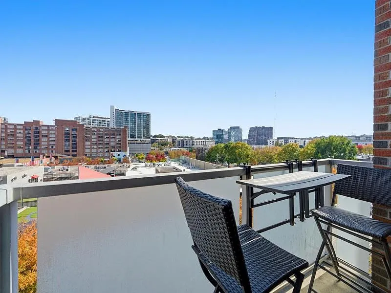 2 bed, 2.0 bath, 1228 sqft, $2,695 — Photo 2