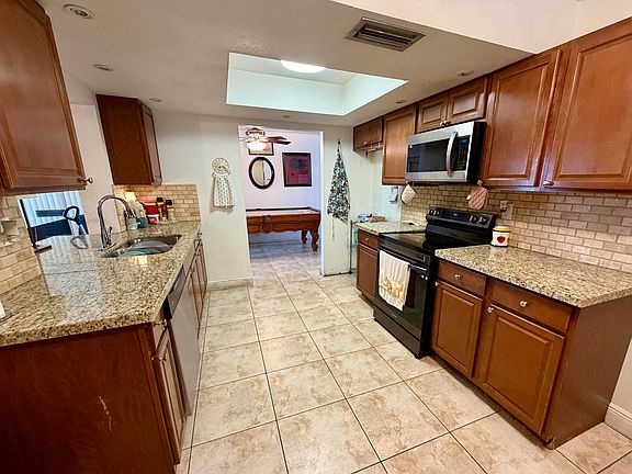3rd image of 6875 NW 17TH Court