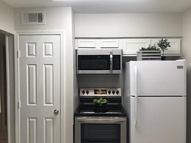 1st image of 9021 Gaylord Dr APT 82