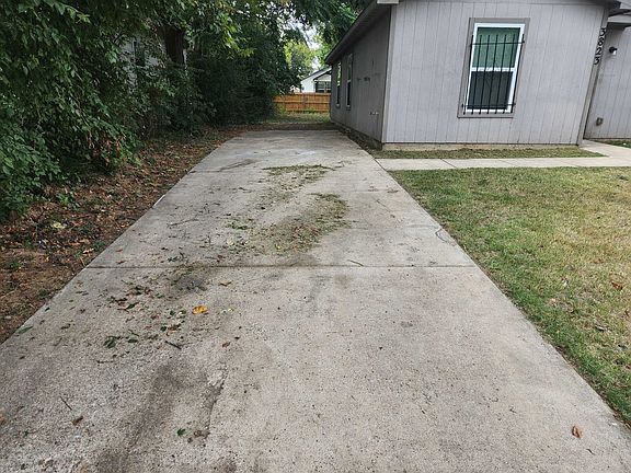 4th image of 3823 Colonial Ave