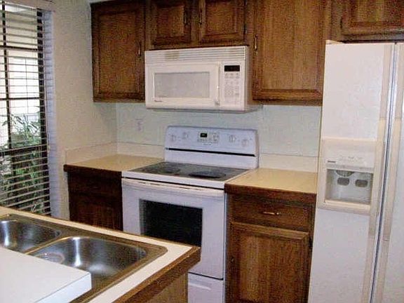 3rd image of 3140 Devonshire Dr APT 133