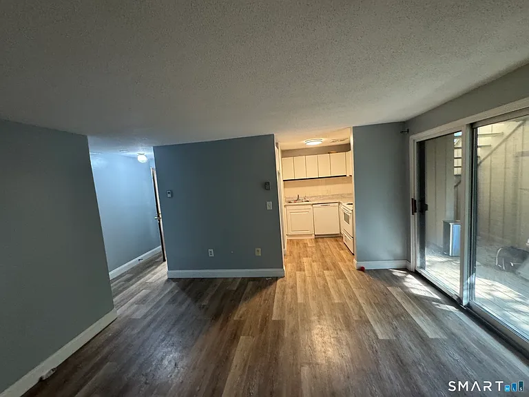 104 Burgundy Hill Ln #104 — Photo 2