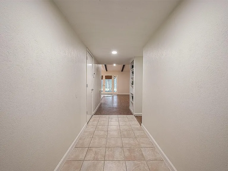 16810 Sweno Ct — Photo 6