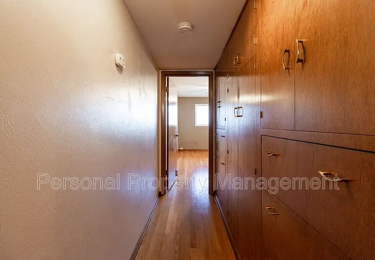 219 W 31st St — Photo 6