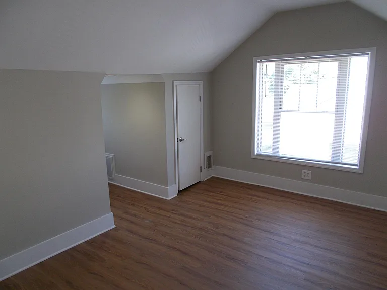 1812 Martin St — Photo 23
