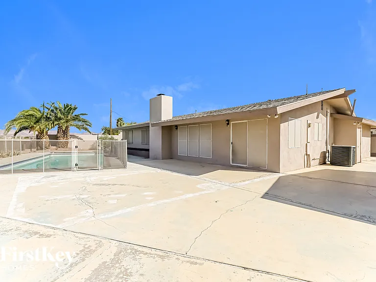 518 E Fairway Rd — Photo 15