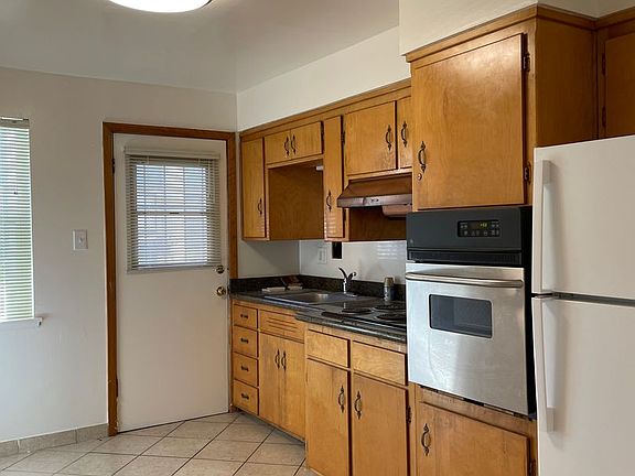 2nd image of 1401 20th St APT 1