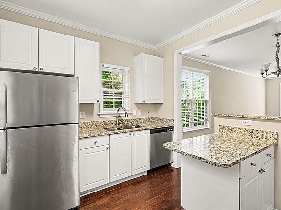 5th image of 2389 Sapphire Valley Dr