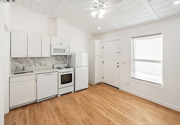 204 Marlin St #14 — Photo 4