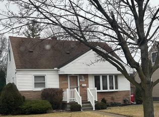 25534 Mackinac St, Roseville, MI 48066