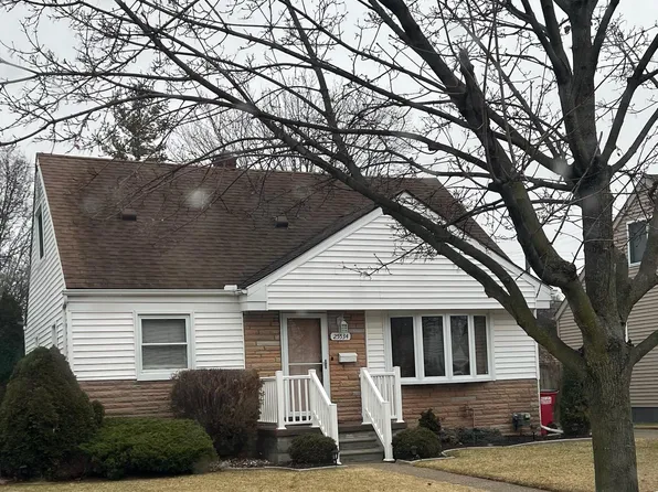 25534 Mackinac St, Roseville, MI 48066