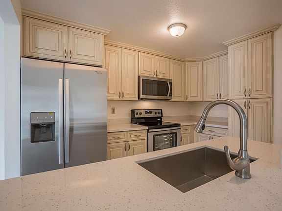5th image of 2707 Lincoln Way APT B30