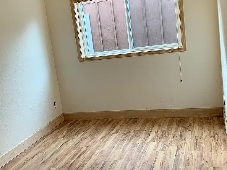 3 bed, 1032 sqft, $1,650 — Photo 3