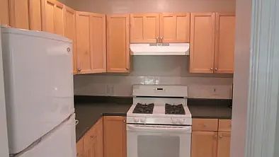2nd image of 765 N Fairfax St