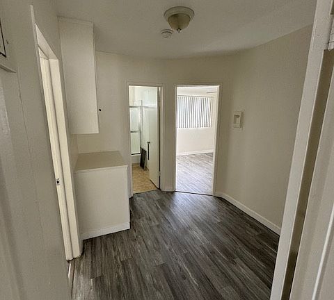 4th image of 3635 McLaughlin Ave APT 8