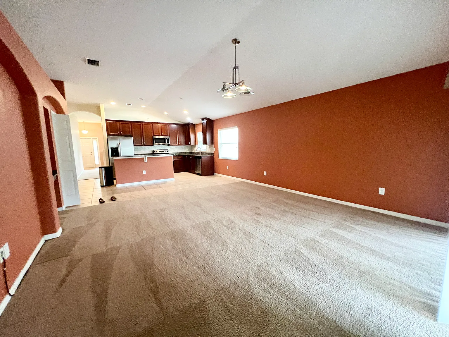 3 bed, 2045 sqft, $2,425 — Photo 4