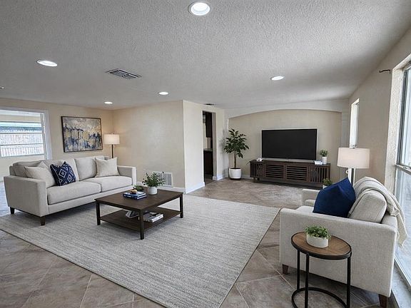 3rd image of 3628 Landale Dr